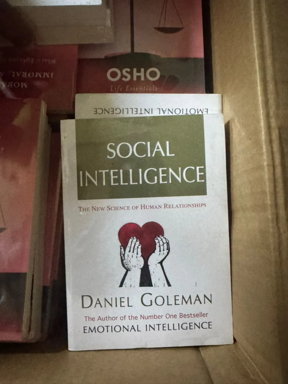 Social Intelligence: The New Science of Human Relationships